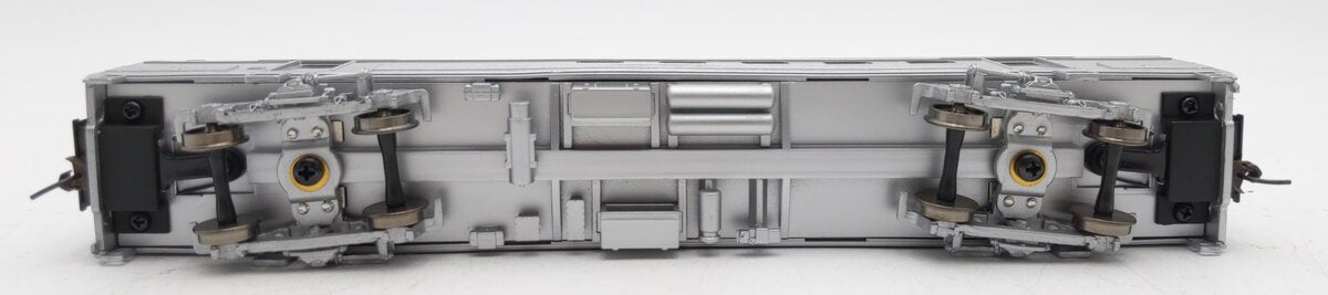 Walthers 932-16442 HO Scale Santa FE 63' Budd RPO Car w/o Skirt LN/Box