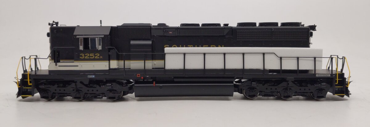 Athearn 98389 HO Southern SD40-2 Diesel Locomotive w/DCC & Sound RTR #3252K