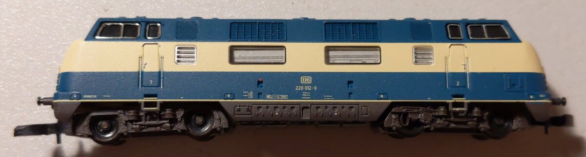 Marklin 88202 Z German Federal Railroad Class 220 Diesel Locomotive