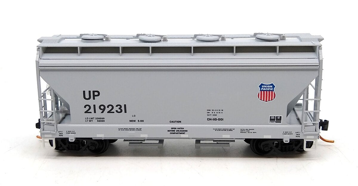Micro-Trains 09200302 N UP 2 Bay ACF Center Flow Covered Hopper #219231