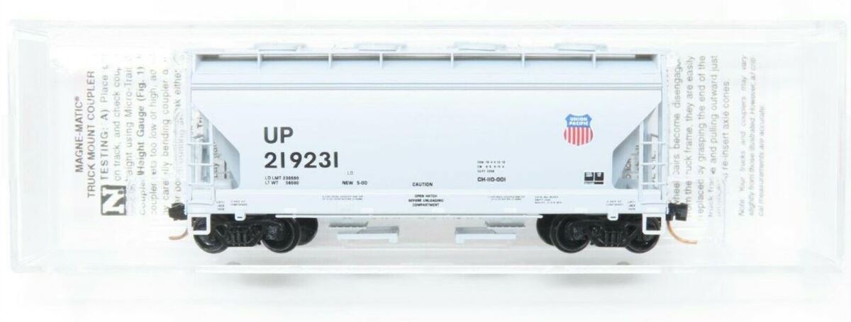 Micro-Trains 09200302 N UP 2 Bay ACF Center Flow Covered Hopper #219231