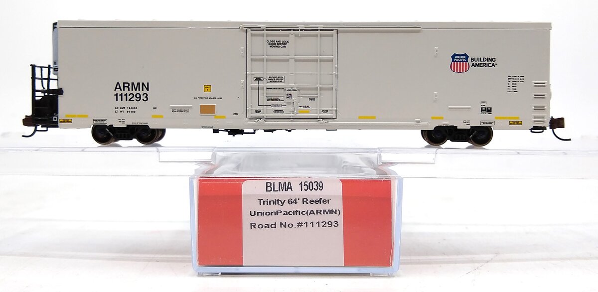 BLMA Models 15039 N Scale Union Pacific "ARMN" Trinity 64' Reefer #111293