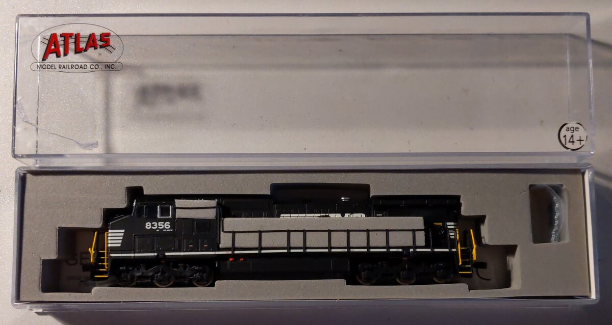 Atlas 51927 N Scale Norfolk Southern Dash 8-40CW Diesel Locomotive #8356