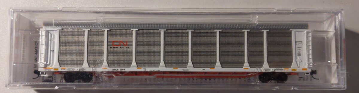 Micro-Trains 11100341 N Canadian National 89' Tri-Level Closed Autorack #9199
