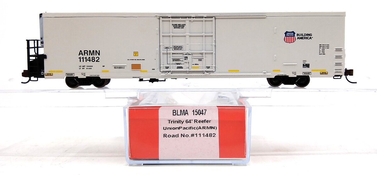 BLMA Models 15047 N Scale Union Pacific Trinity 64' Reefer #111482