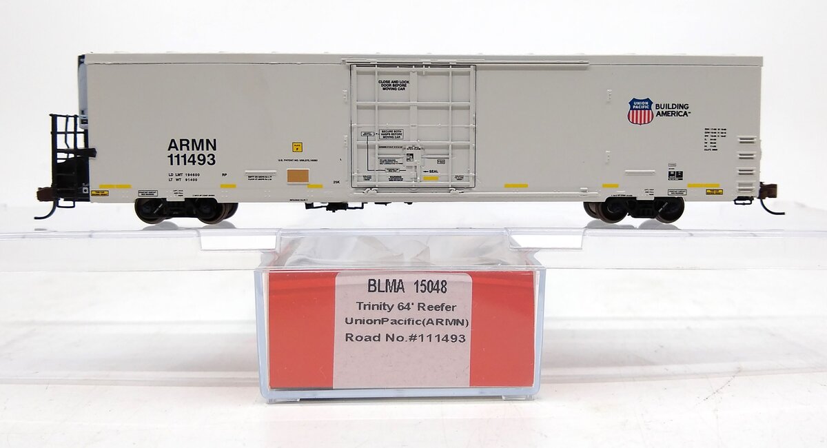 BLMA Models 15048 N Scale Union Pacific Trinity 64' Reefer #111493
