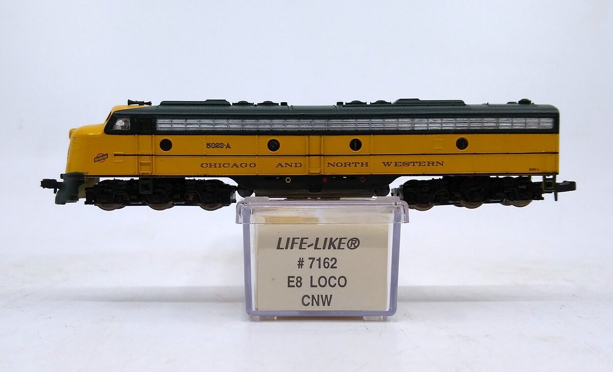 Life Like 7162 N Chicago & North Western E8 Diesel Locomotive LN/Box