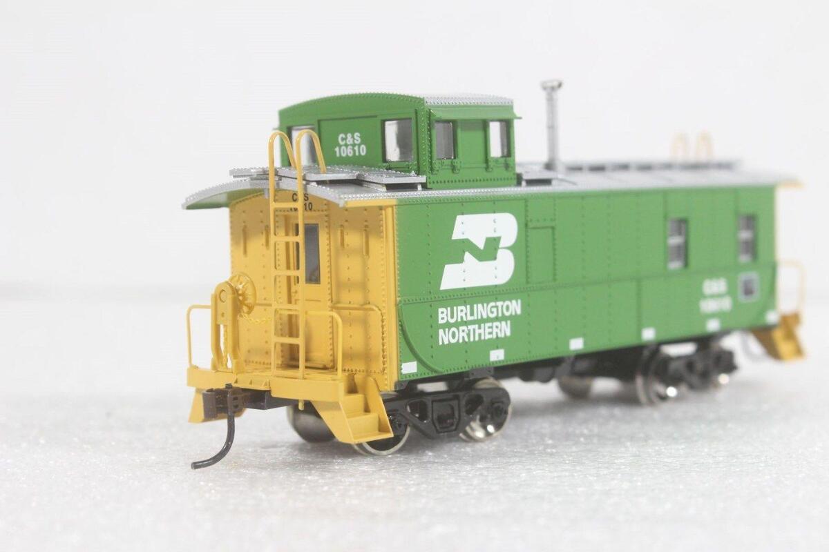 Athearn 74181 HO Scale Burlington Northern Cupola Caboose #10610