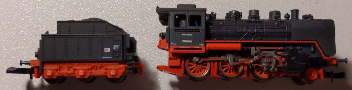 Marklin 88032 Z Scale Deutsche Reichsbahn Class 37 Steam Locomotive & Tender