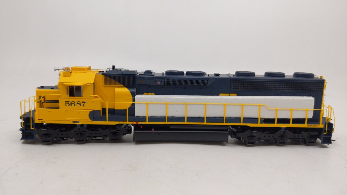 Athearn G86084 HO Santa Fe SD45-2 Diesel Locomotive #5687