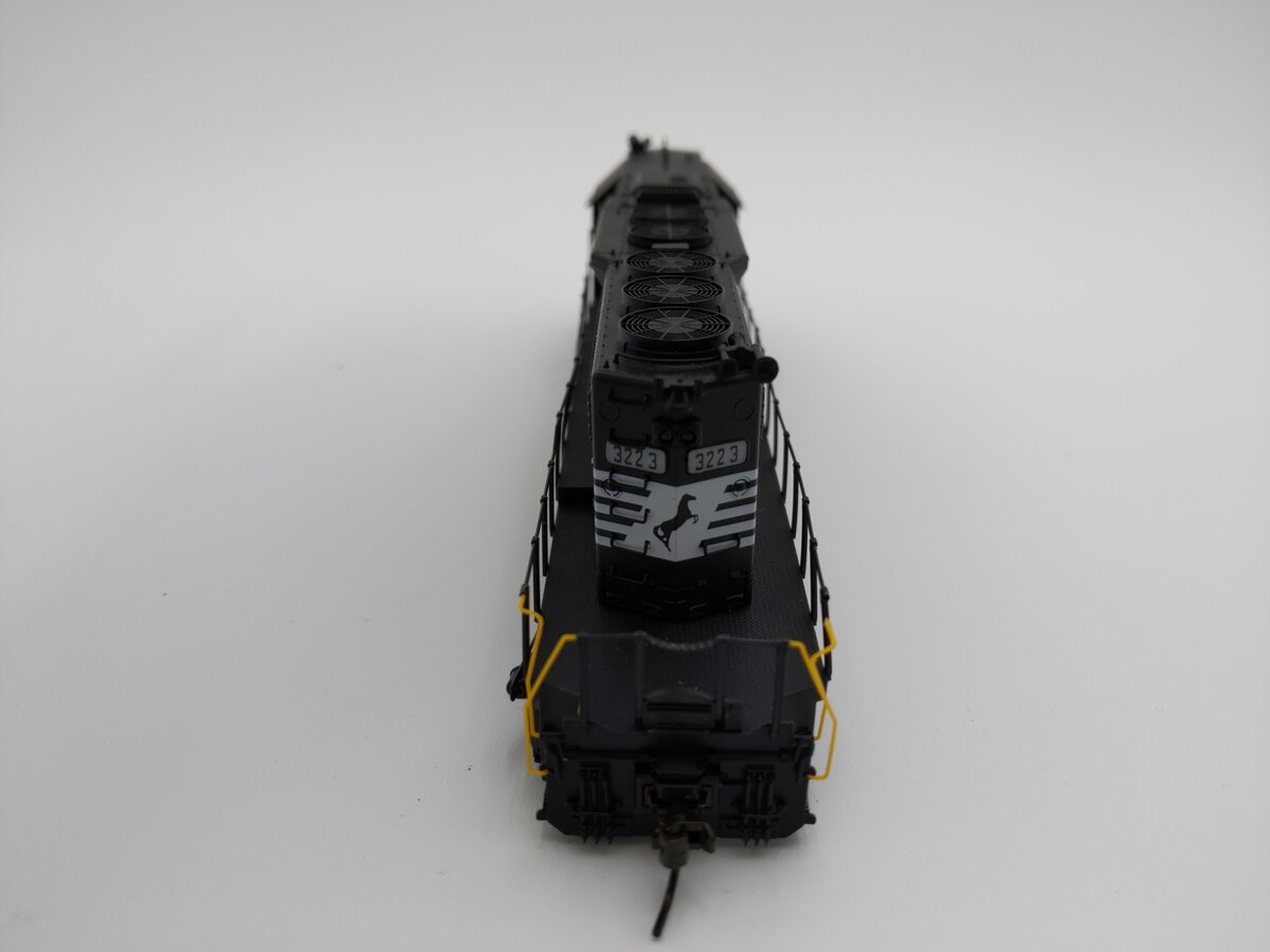 Broadway Limited 1257 HO Norfolk Southern EMD SD40-2 High Hood Diesel #3223