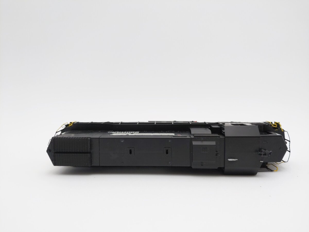 Athearn G68014 HO Scale Norfolk Southern GP15-1 Diesel Locomotive #1437