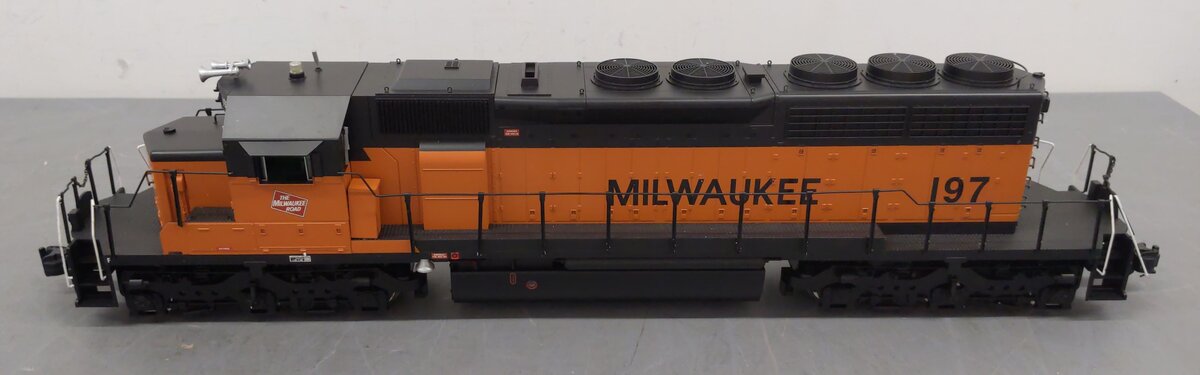USA Trains 22312 G Milwaukee Road SD40-2 Powered Diesel Locomotive #197 EX/Box