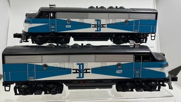 Williams 20107 O Gauge Boston & Maine EMD F3 AA Diesel Locomotive Set #4227/4228