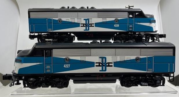 Williams 20107 O Gauge Boston & Maine EMD F3 AA Diesel Locomotive Set #4227/4228