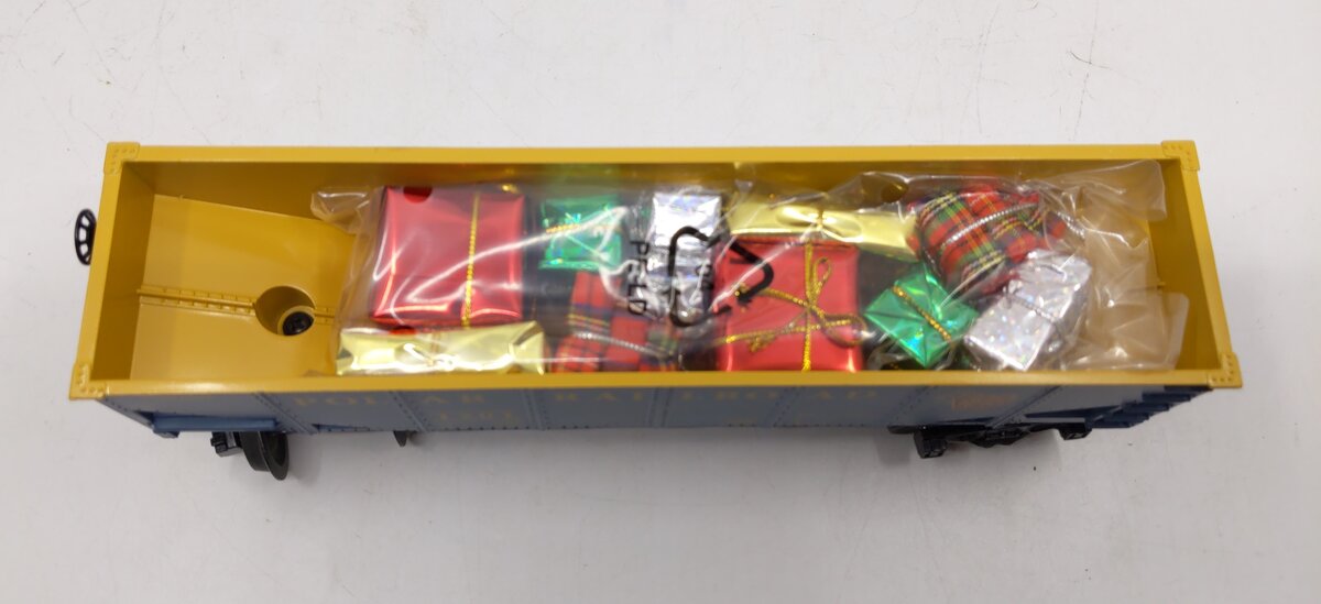 Lionel 6-26445 O Gauge Polar Railroad Hopper w/Presents