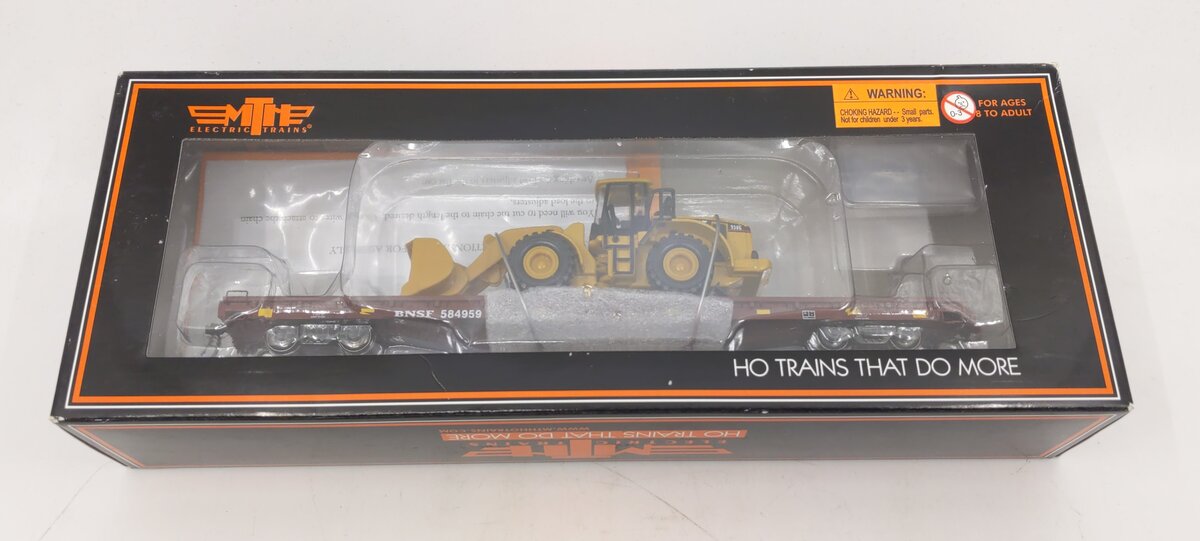 MTH 80-98009 HO Burlington Northern Santa Fe 60' Wood Flat Car w/ 950G Loader