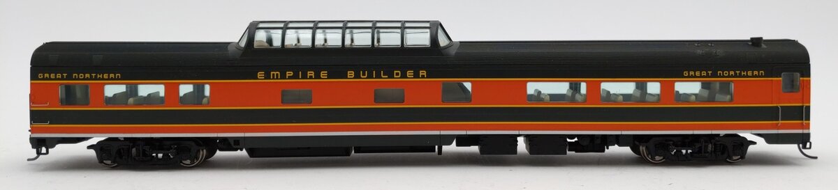 Walthers 920-9057 HO 85' Budd 46-Seat Vista-Dome Coach GN Empire Builder