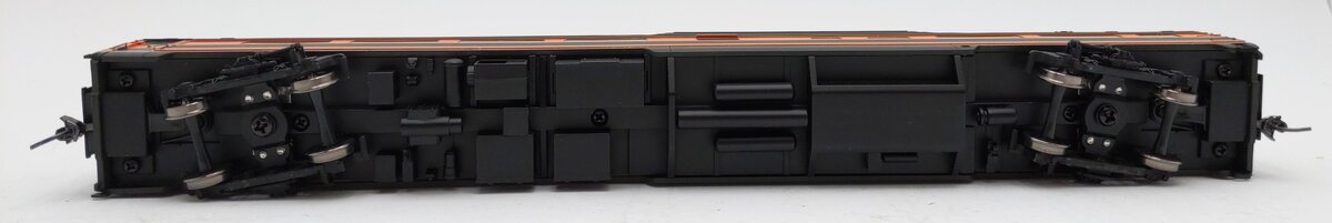 Walthers 920-9057 HO 85' Budd 46-Seat Vista-Dome Coach GN Empire Builder