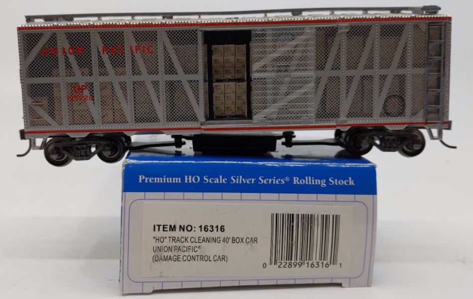 Bachmann 16316 HO Union Pacific Track-Cleaning 40' Box Car