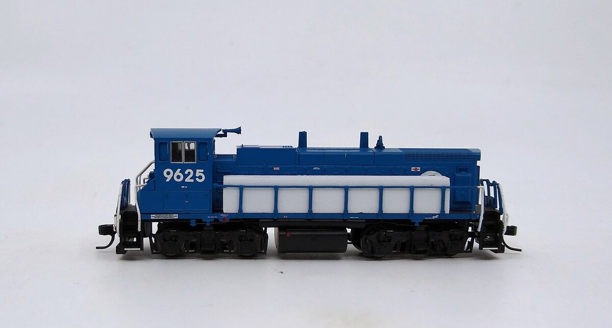 Atlas 40003807 N Conrail EMD MP15DC Diesel Locomotive #9625 - Standard DC
