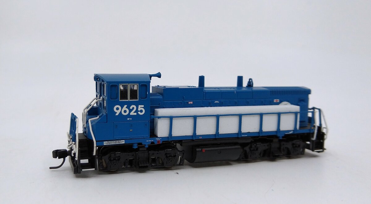 Atlas 40003807 N Conrail EMD MP15DC Diesel Locomotive #9625 - Standard DC