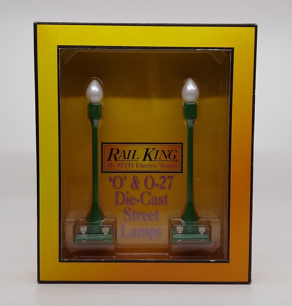 MTH 30-1079-A #580-1 O Scale Pea Green Street Lamp Set (Set of 2) LN/Box