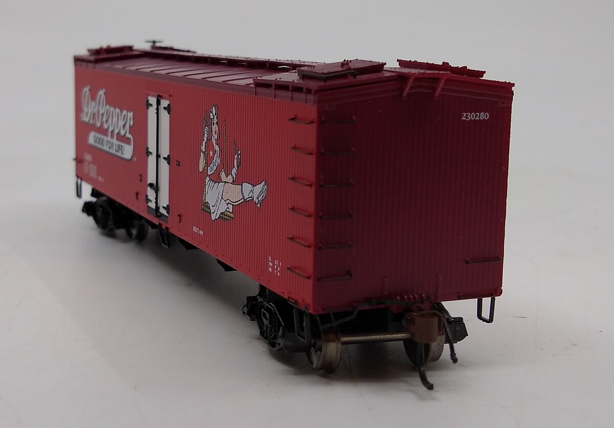 MTH 81-94009 Dr. Pepper HO Scale R-40-2 Woodside Reefer