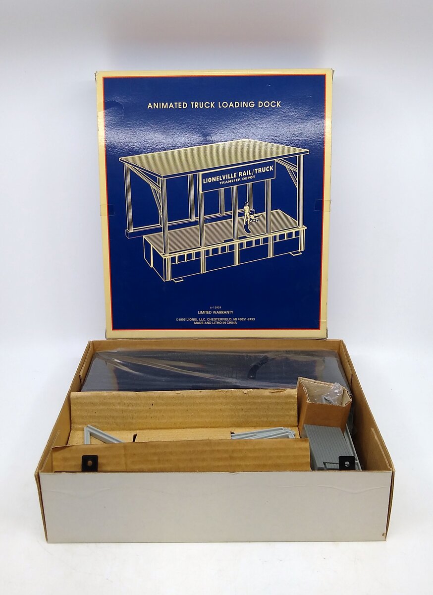 Lionel 6-12929 O Animated Auto Truck Loading Dock NIB