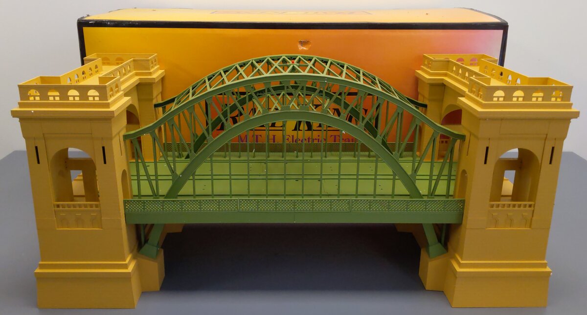 MTH 30-9021 O Hell Gate Bridge Cream & Green NIB