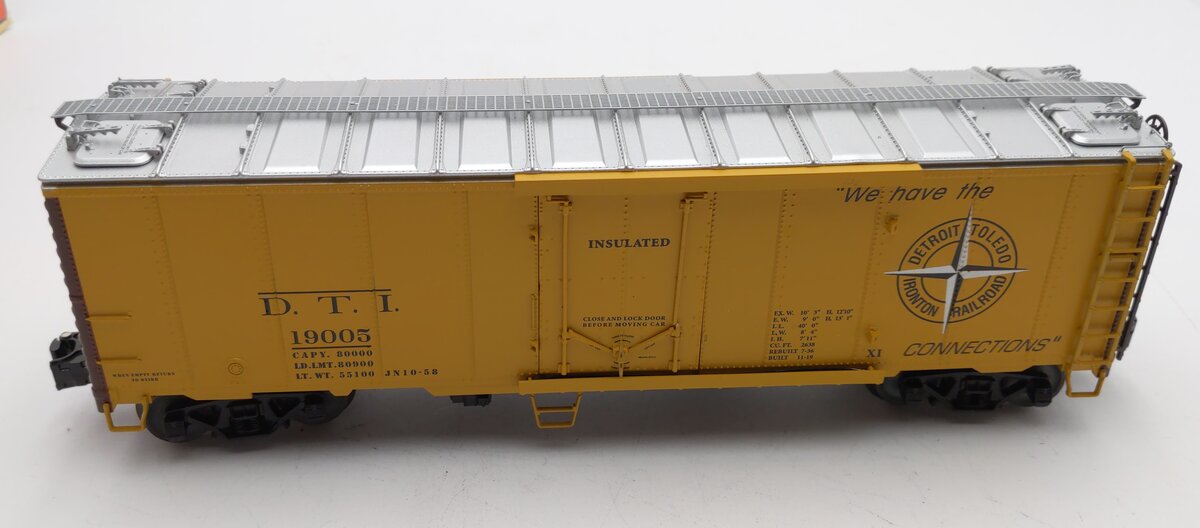 Lionel 6-27394 O Gauge DT&I Steel Sided Reefer LN/Box