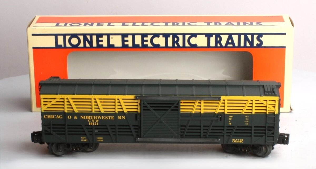 Lionel 6-16121 O Gauge Chicago & Northwestern Single Door Stock Car LN/Box