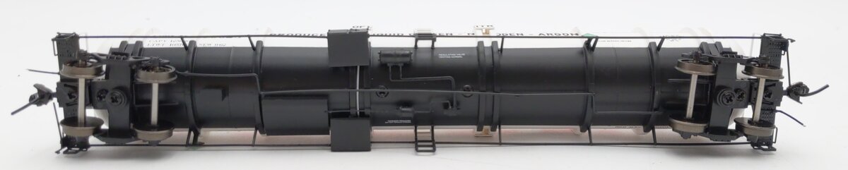 Broadway Limited 6109 HO Big Three Industries High-Capacity Cryogenic Tank Car