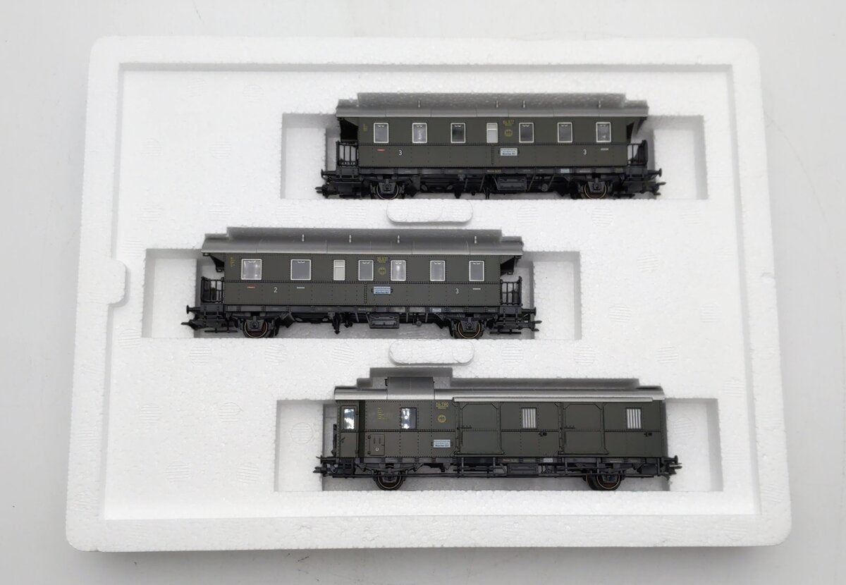 Marklin 43137 HO Scale German Imperial Railway 3-Car Passenger Set LN/Box
