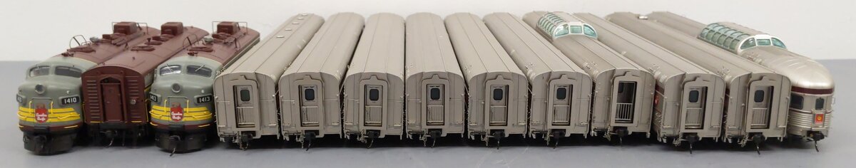Rapido Trains 210002 HO Scale CP Rail The Canadian Complete Diesel Train Set VG/Box