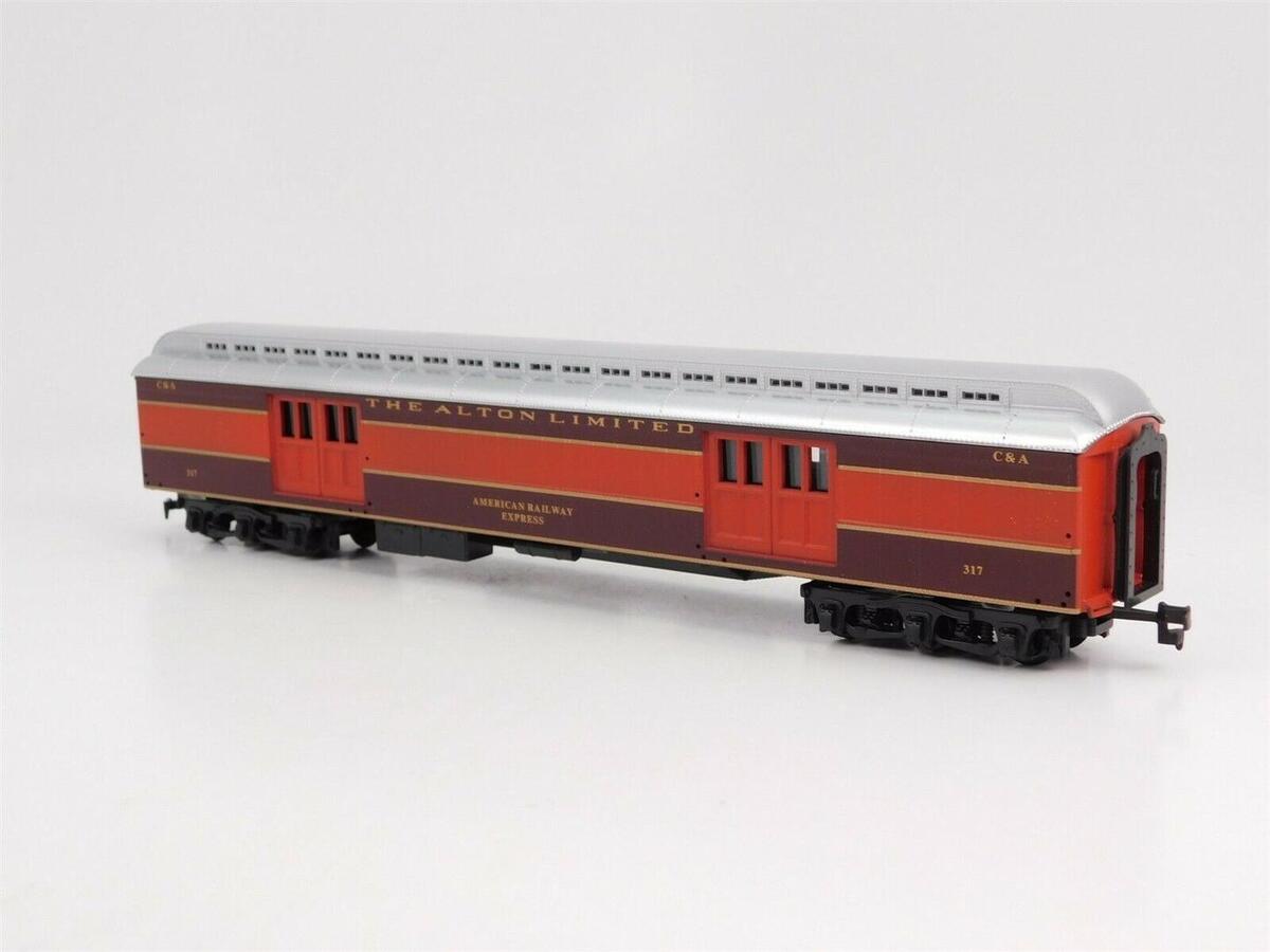 IHC 49130 HO Scale Chicago & Alton Heavyweight Baggage Car #317