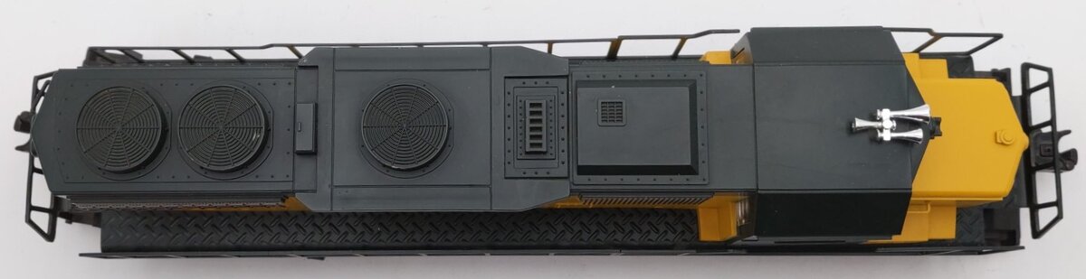 Lionel 6-18816 O Gauge Chicago & Northwestern GP-38 Diesel Locomotive #4600 LN/Box