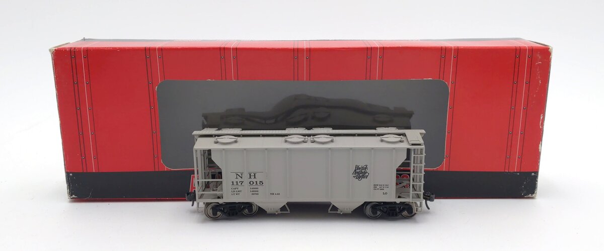 Atlas 1814 HO Scale New Haven PS-2 2-Bay Covered Hopper #117015 LN/Box