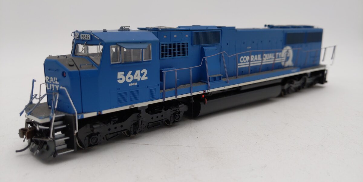 Athearn G67391 HO Conrail SD60I Diesel Locomotive with DCC & Sound #5642