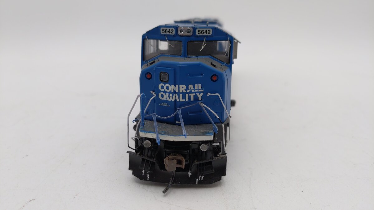 Athearn G67391 HO Conrail SD60I Diesel Locomotive with DCC & Sound #5642