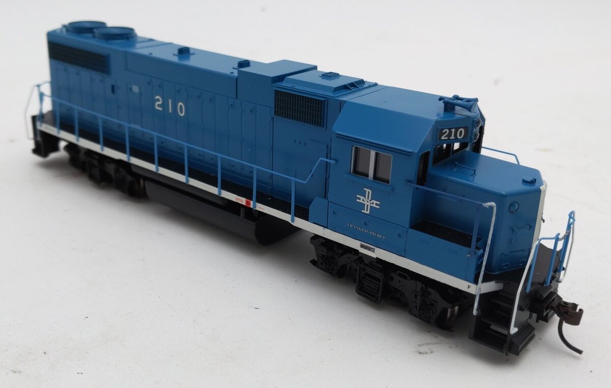 Athearn 78913 Boston & Maine HO RTR GP38-2 Diesel Locomotive #210 EX/Box