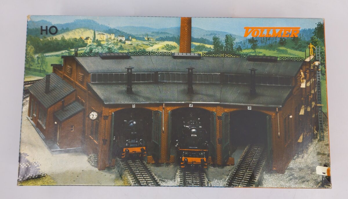 Vollmer 5754 HO Scale Three-Stall Roundhouse Plastic Kit – Trainz