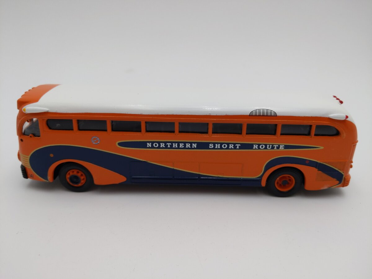 Corgi 53905 1:50 Washington Motor Coach Northern Short Line Yellow Coach 743