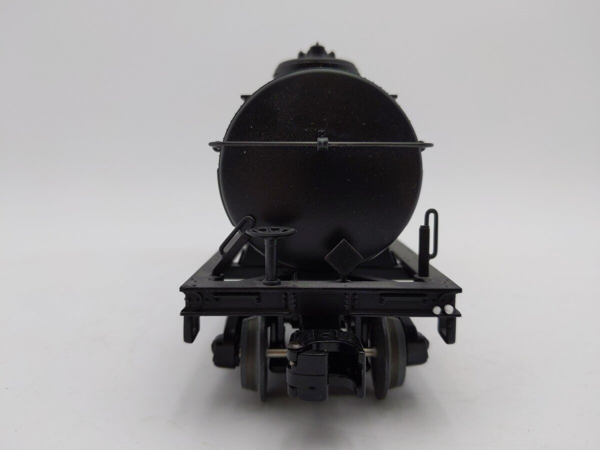 MTH 30-73458 O Wolf's Head Oil Triple Dome Tank Car