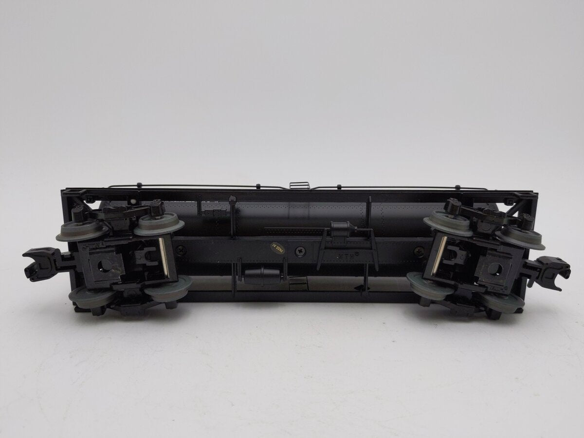 MTH 30-73458 O Wolf's Head Oil Triple Dome Tank Car