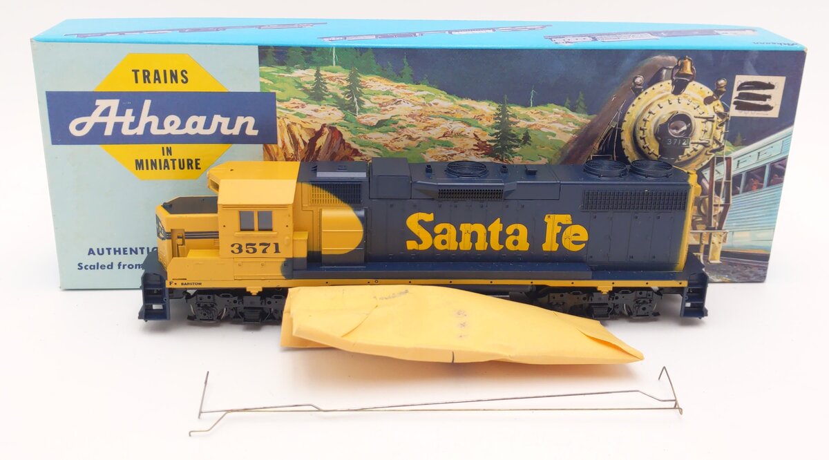 Athearn 4608 HO Santa Fe GP38-2 Diesel Locomotive #3571