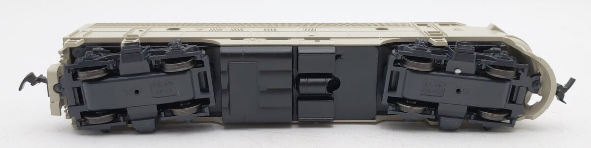 Atlas 8300 HO Undecorated FP-7 Diesel Locomotive