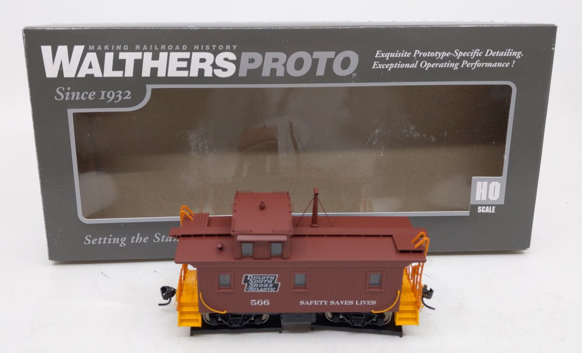 Walthers 920-103461 HO Duluth South Shore & DM&IR Class G2 Wood Caboose #566