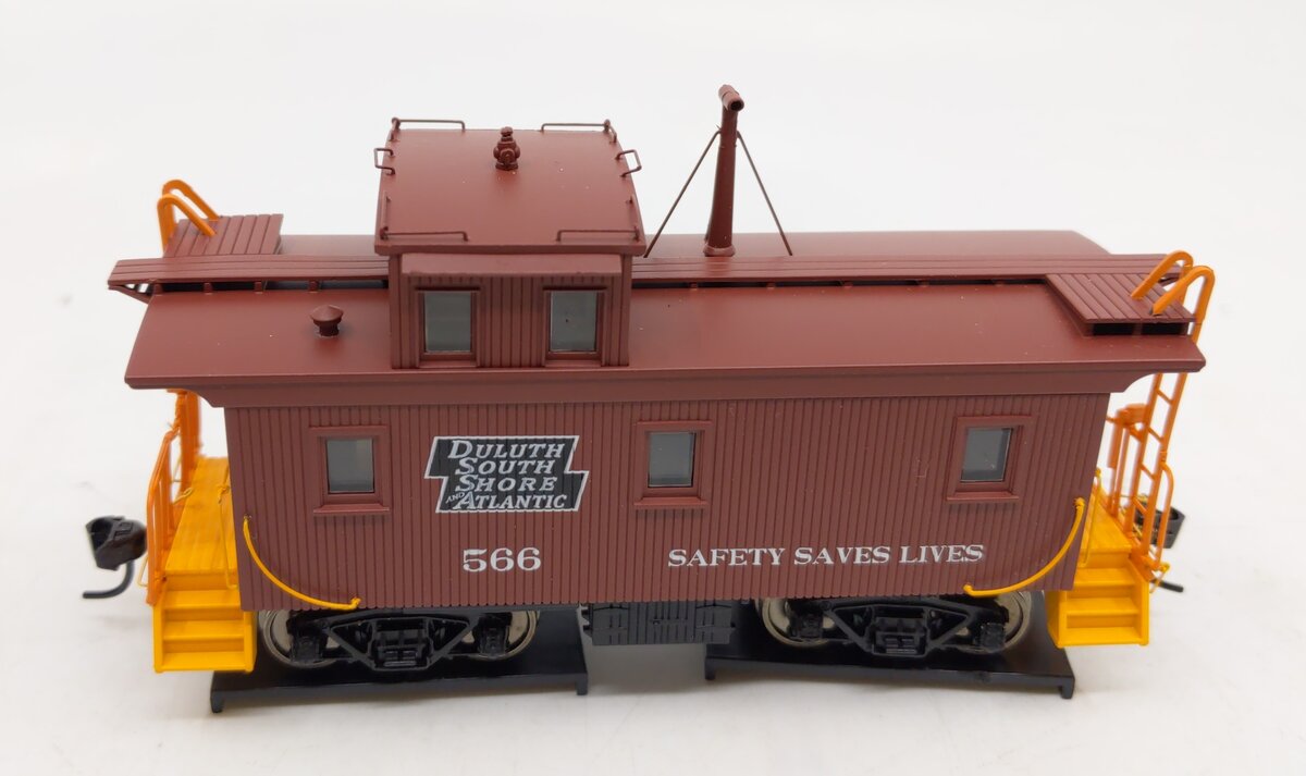 Walthers 920-103461 HO Duluth South Shore & DM&IR Class G2 Wood Caboose #566