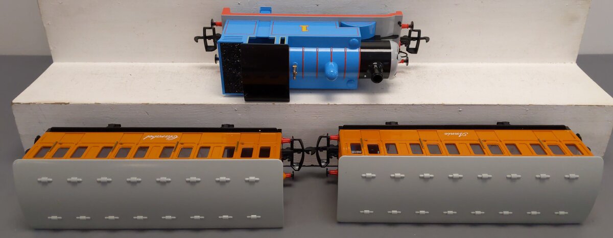 Bachmann 90068 G Scale Thomas with Annie & Clarabel Electric Train Set EX/Box